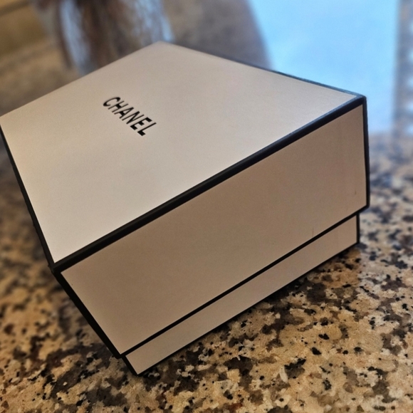 NIB Chanel Bundle💥 Full Inclusion - Picture 11 of 11